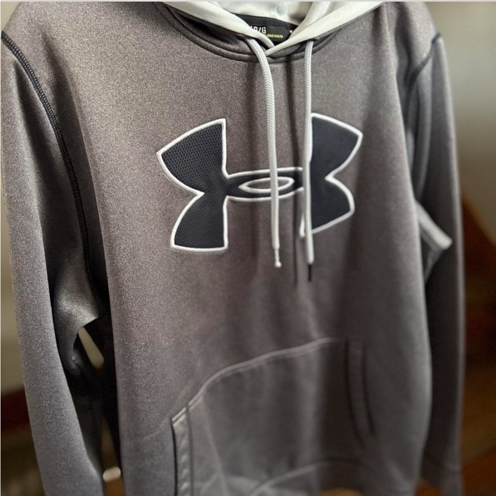 Under Armour Men's Charcoal and Black Sweater